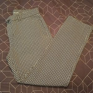 Gap black/white khakis 4R ankle pant